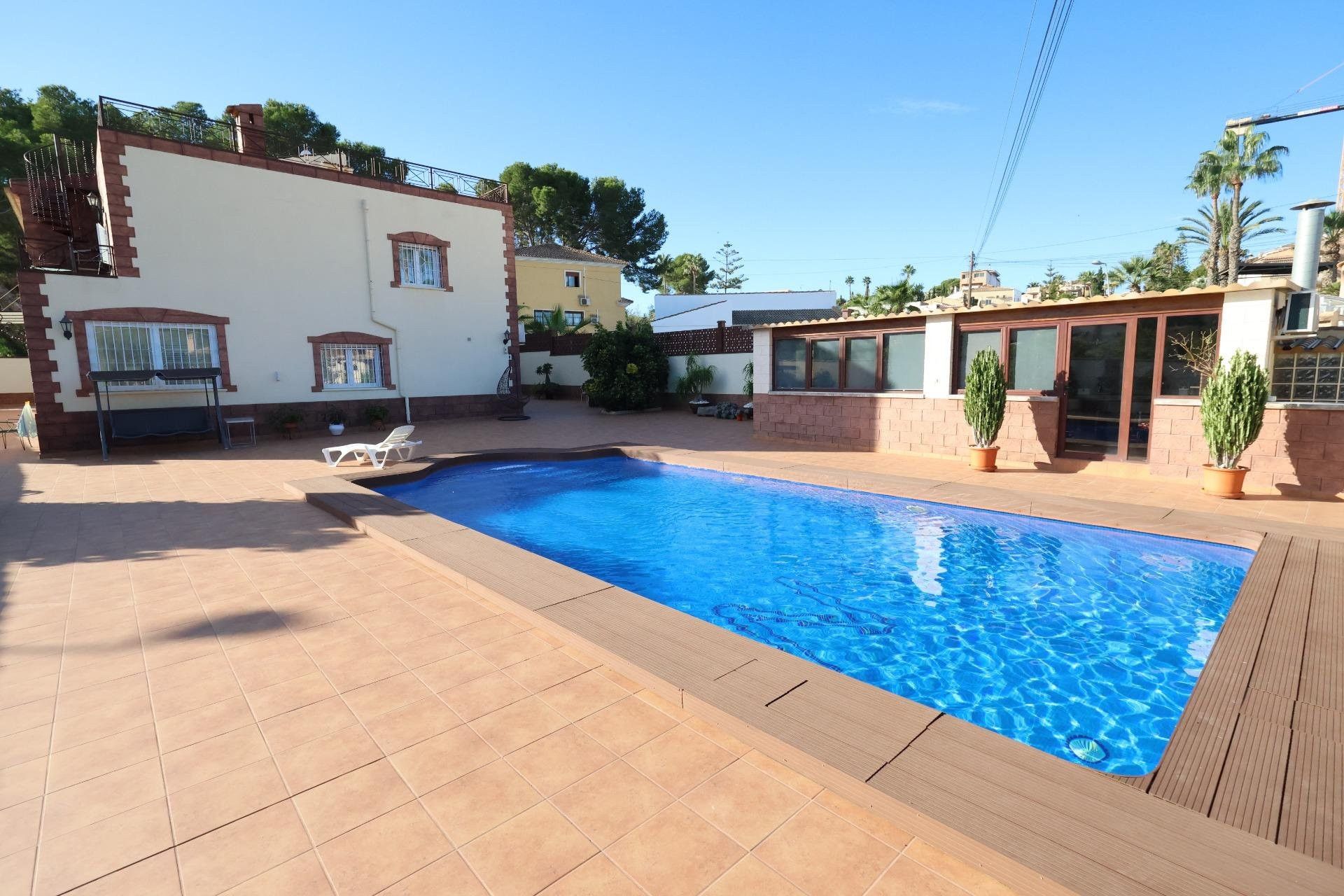 Swimming pool of House or chalet for sale in Torrevieja  with Private garden, Terrace and Swimming Pool