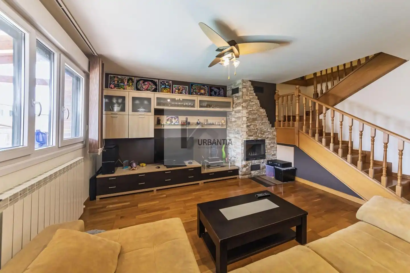 Sala de estar de Casa adosada en venta en Cendea de Olza / Oltza Zendea con Calefacción, Jardín privado y Parquet