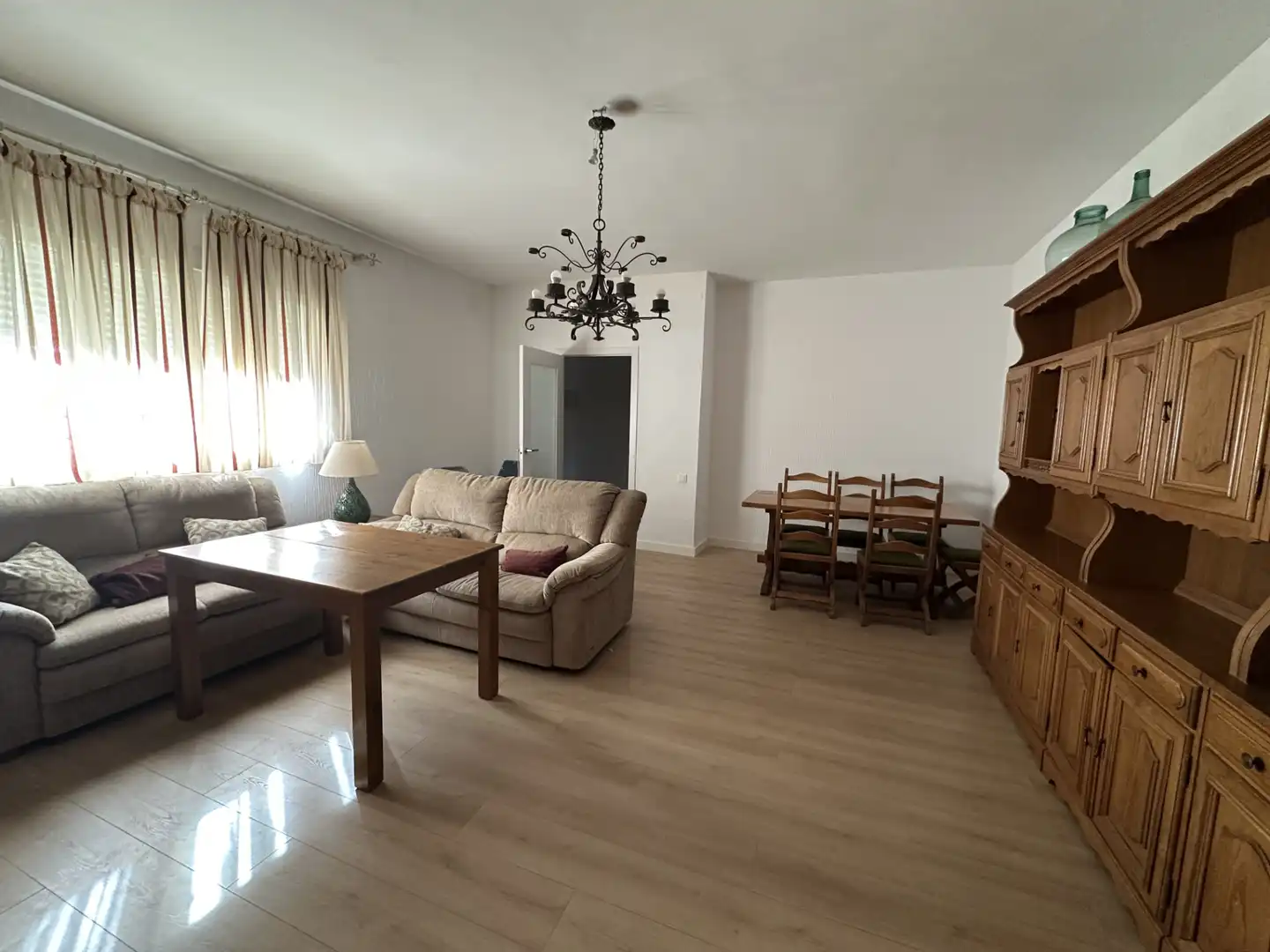 Sala de estar de Casa o chalet en venta en Baeza con Aire acondicionado, Jardín privado y Trastero