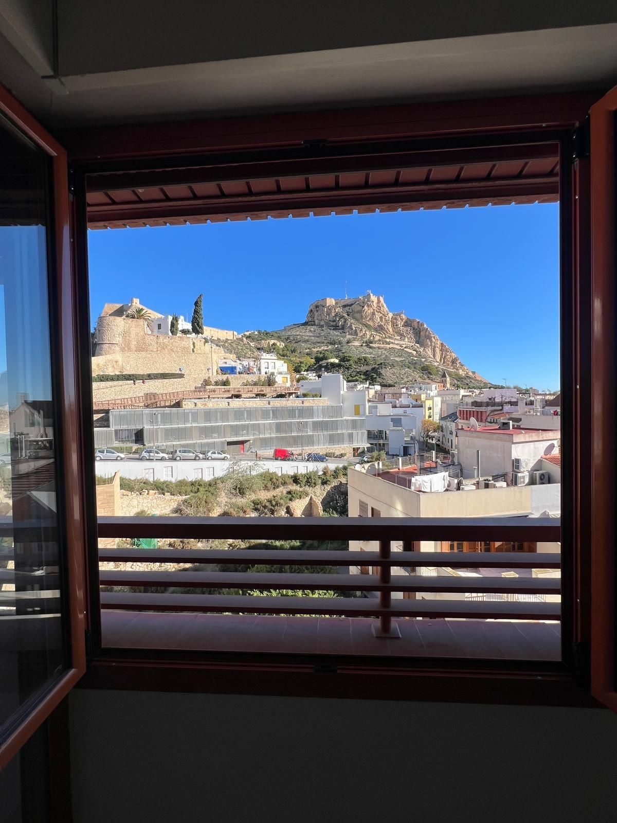 Vista exterior de Pis de lloguer en Alicante / Alacant amb Aire condicionat
