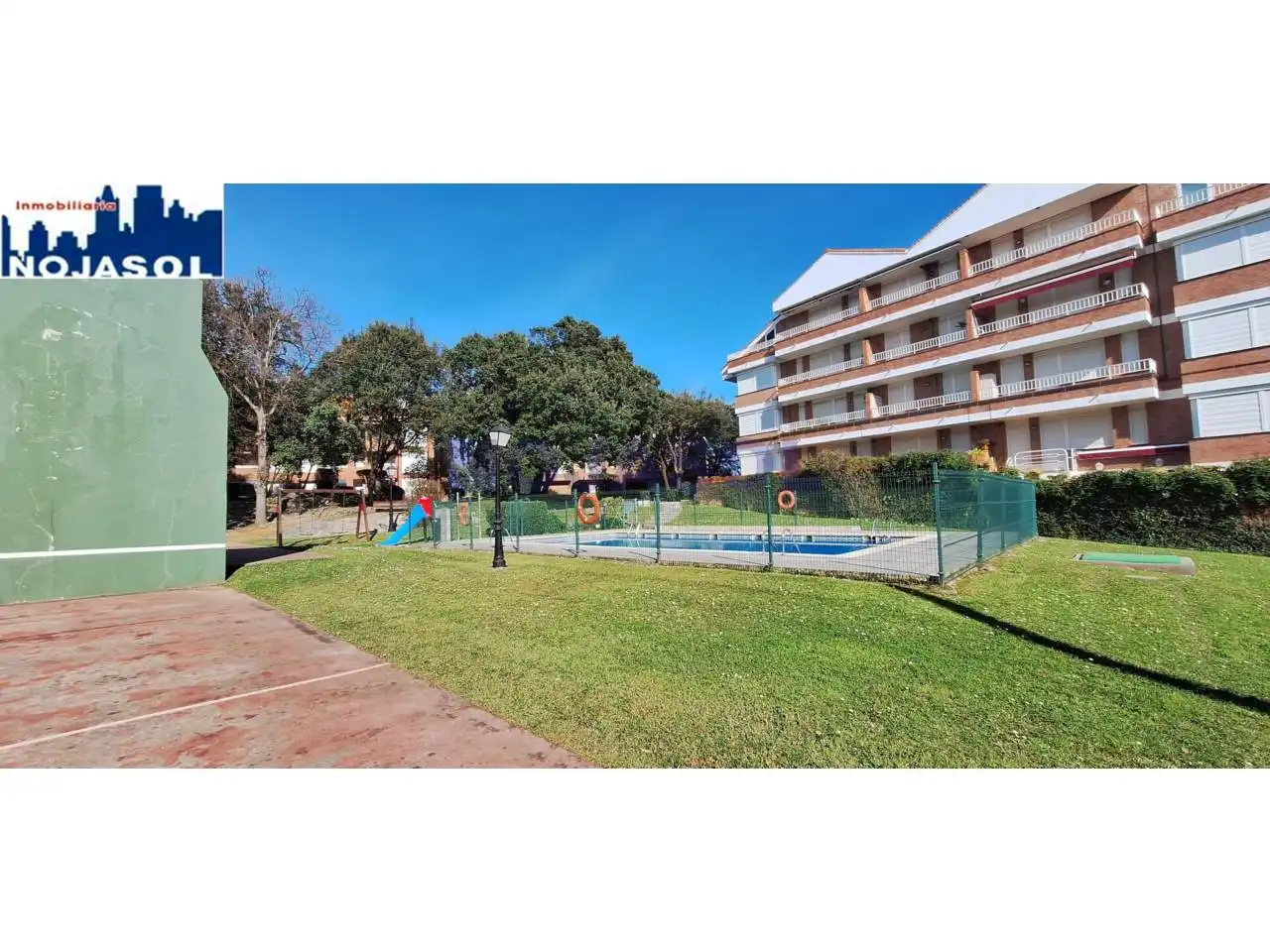 Piscina de Pis de lloguer en Noja amb Calefacció, Terrassa i Moblat