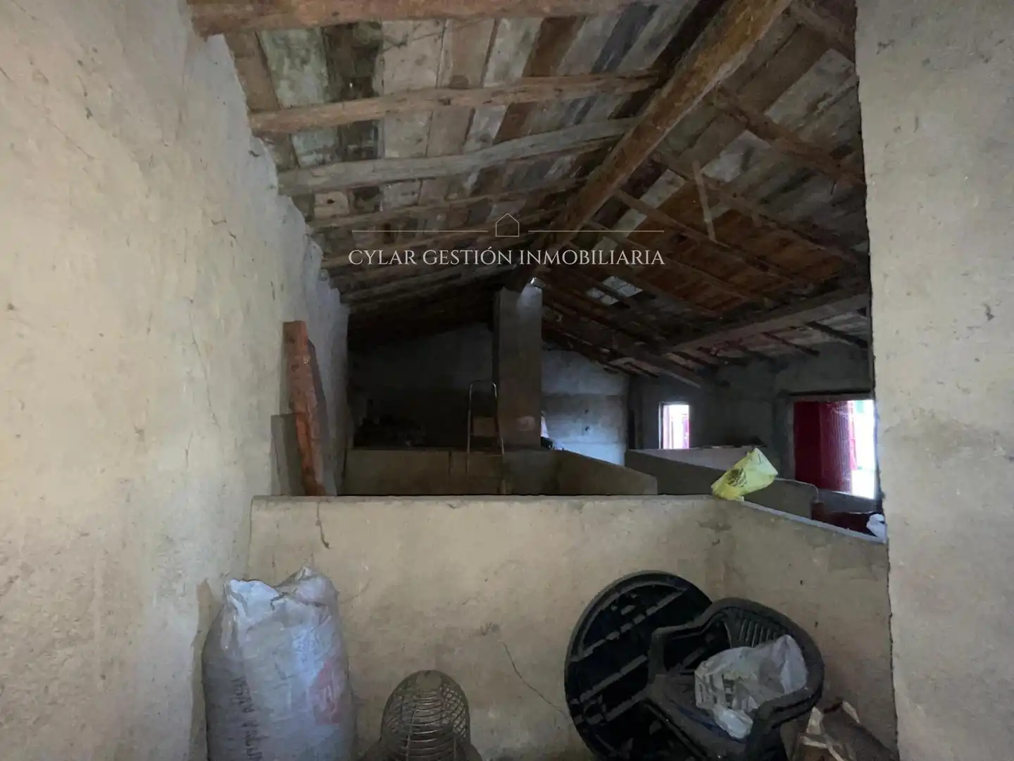 Casa o xalet en venda en San Pedro de Rozados amb Calefacció, Traster i Moblat