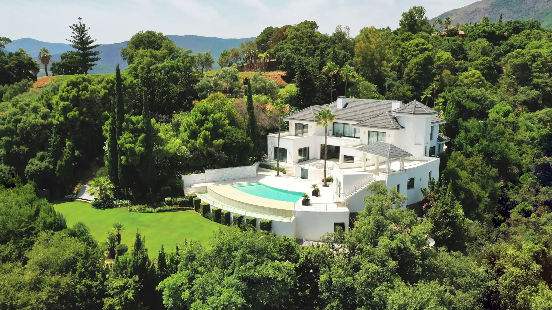 Casa con piscina en venta en La Zagaleta, imagen 2