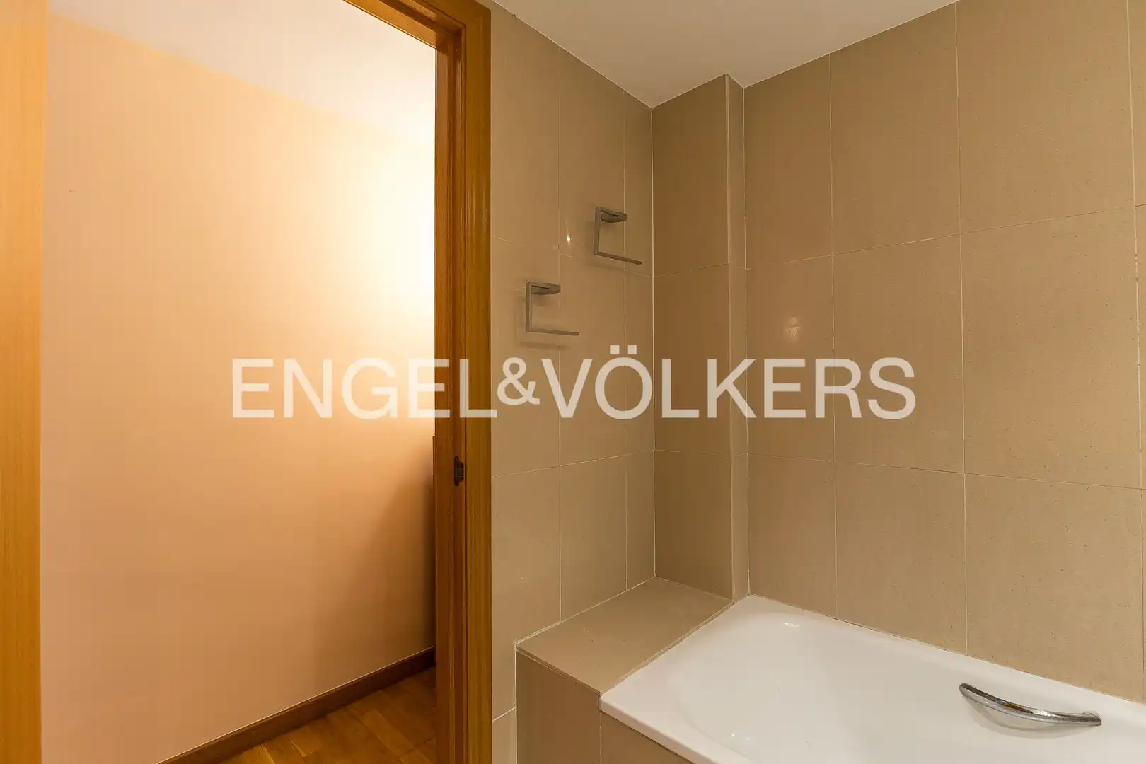 Bathroom of Flat for sale in Gavà  with Air Conditioner, Heating and Parquet flooring