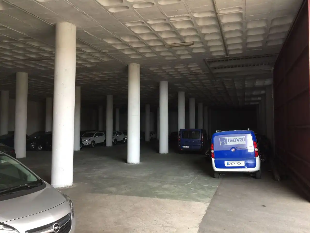 Parkplatz von Fabrikhallen zur Miete in Adeje