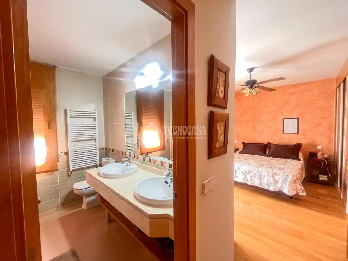 Casa aparellada amb piscina en venda a La Dehesa - El Pinar, imagen 32
