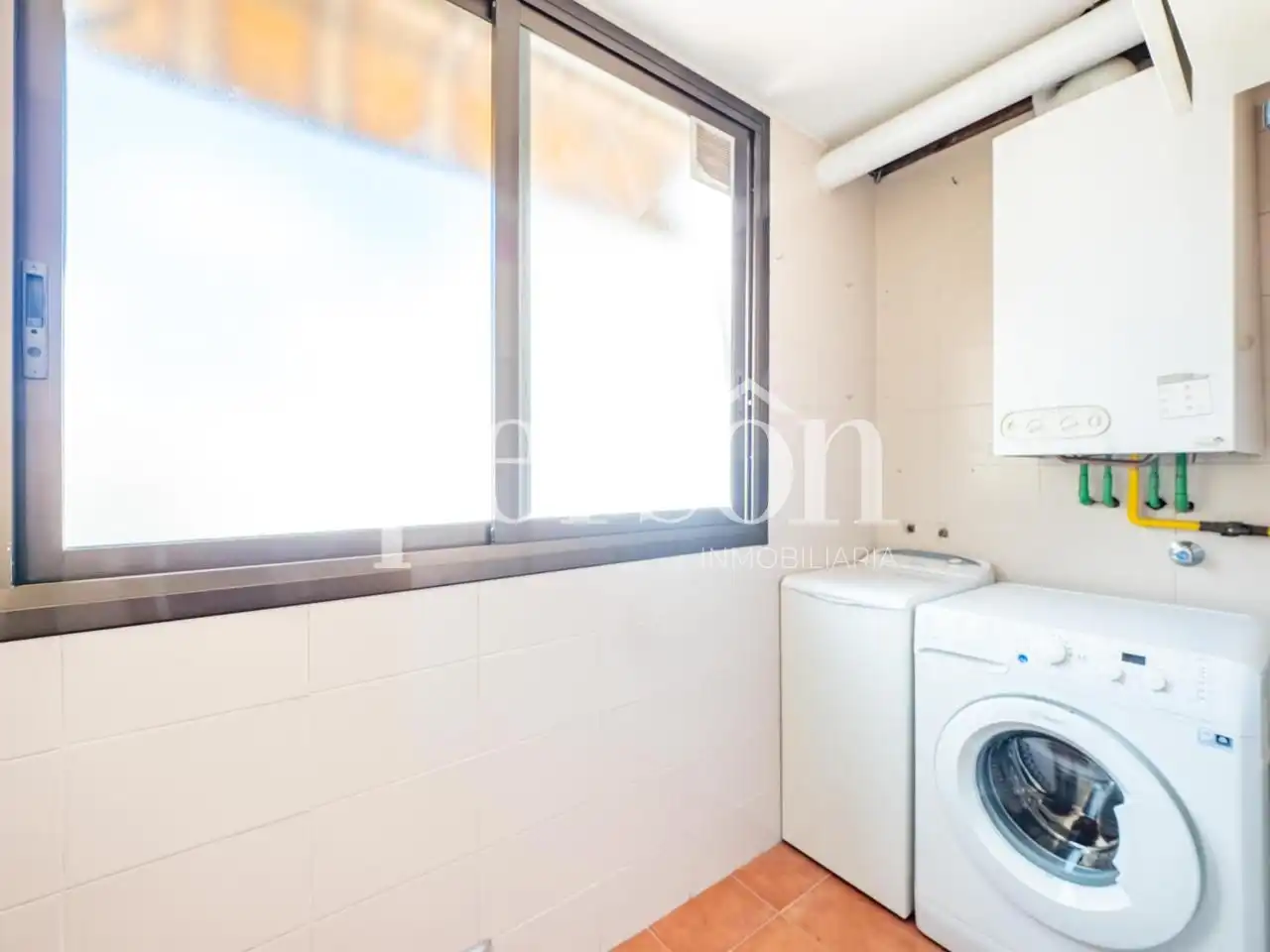 Habitación de Piso de alquiler en Valencia con Aire acondicionado, Parquet y Amueblado