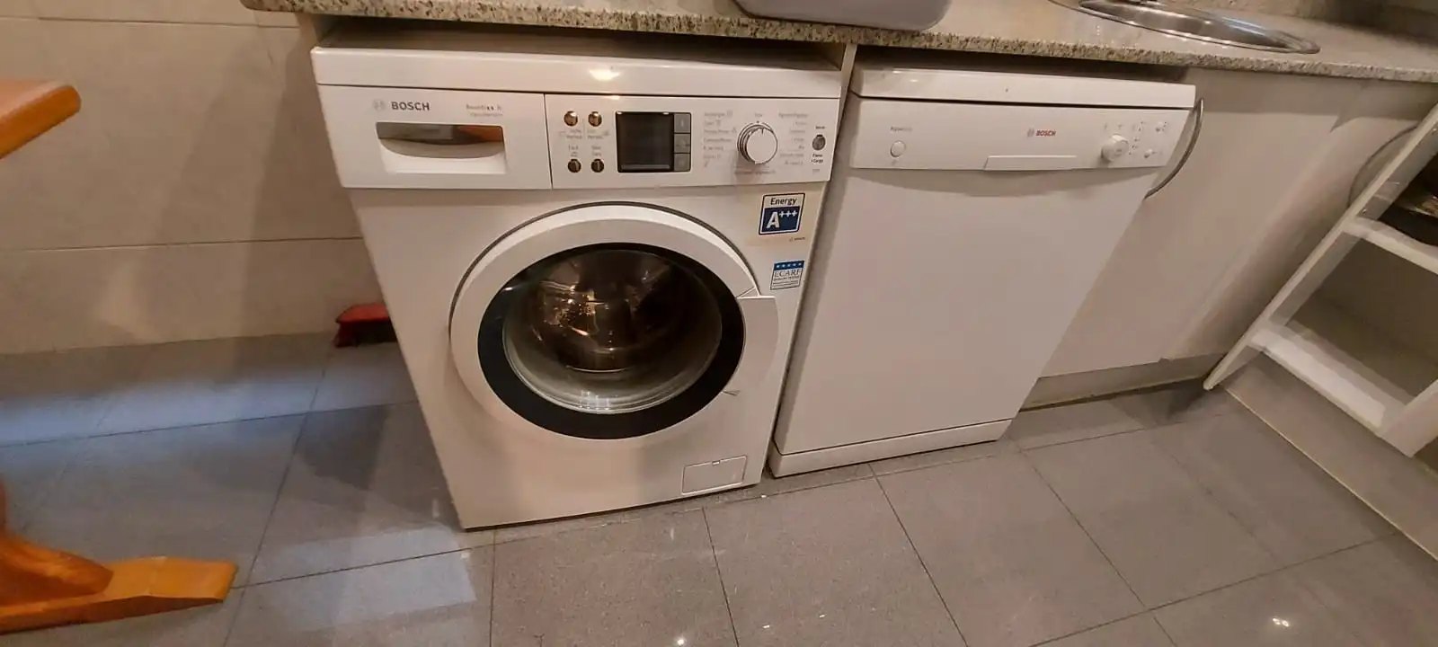 Cuina de Pis de lloguer en Barcelona amb Aire condicionat, Calefacció i Moblat