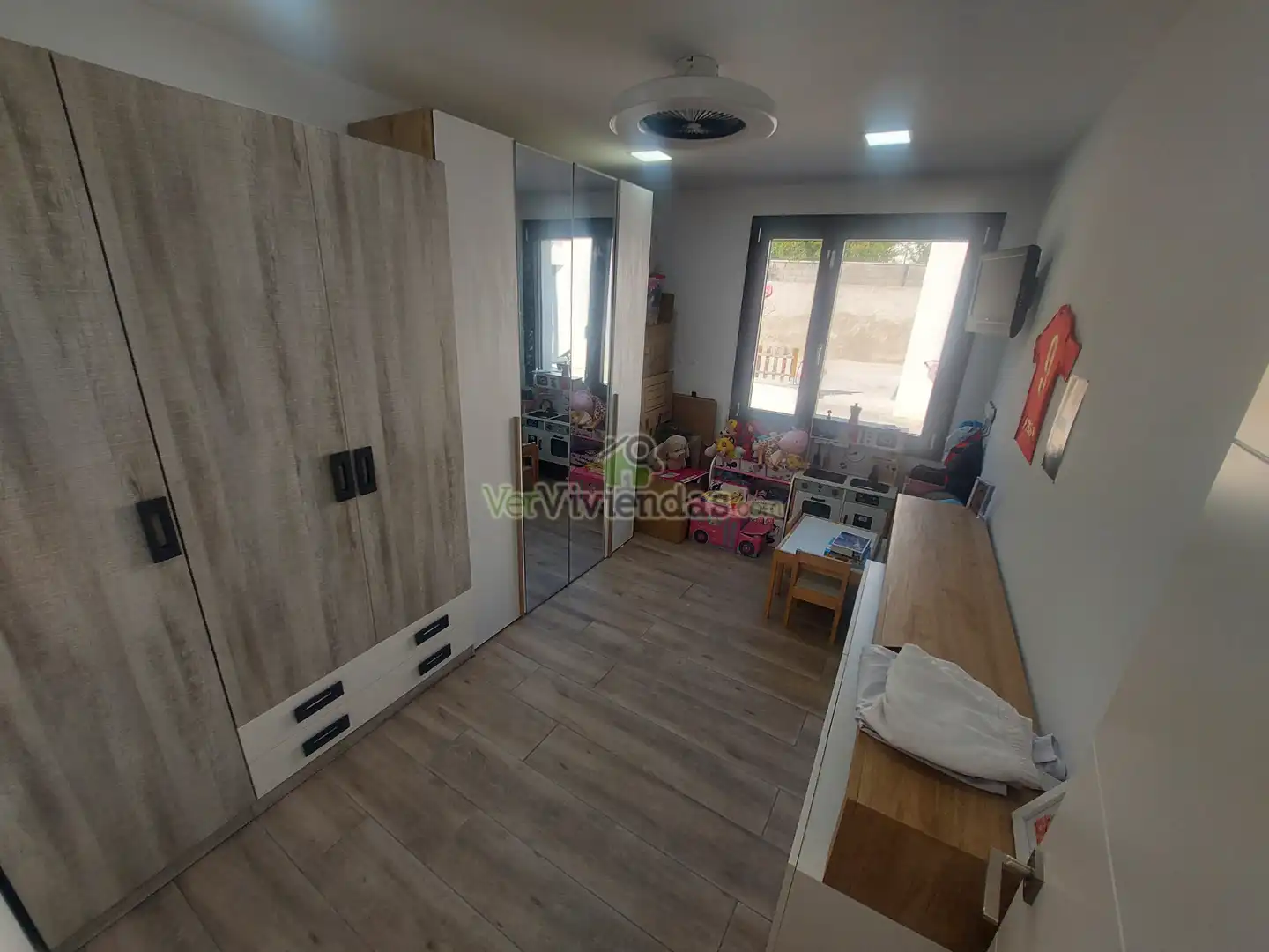 Schlafzimmer von Haus oder Chalet zum Verkauf in Pallejà mit Klimaanlage, Heizung und Privatgarten