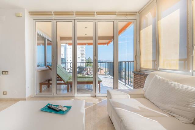 Apartamento en Alquiler en Ferrandis Salvador en Heliópolis