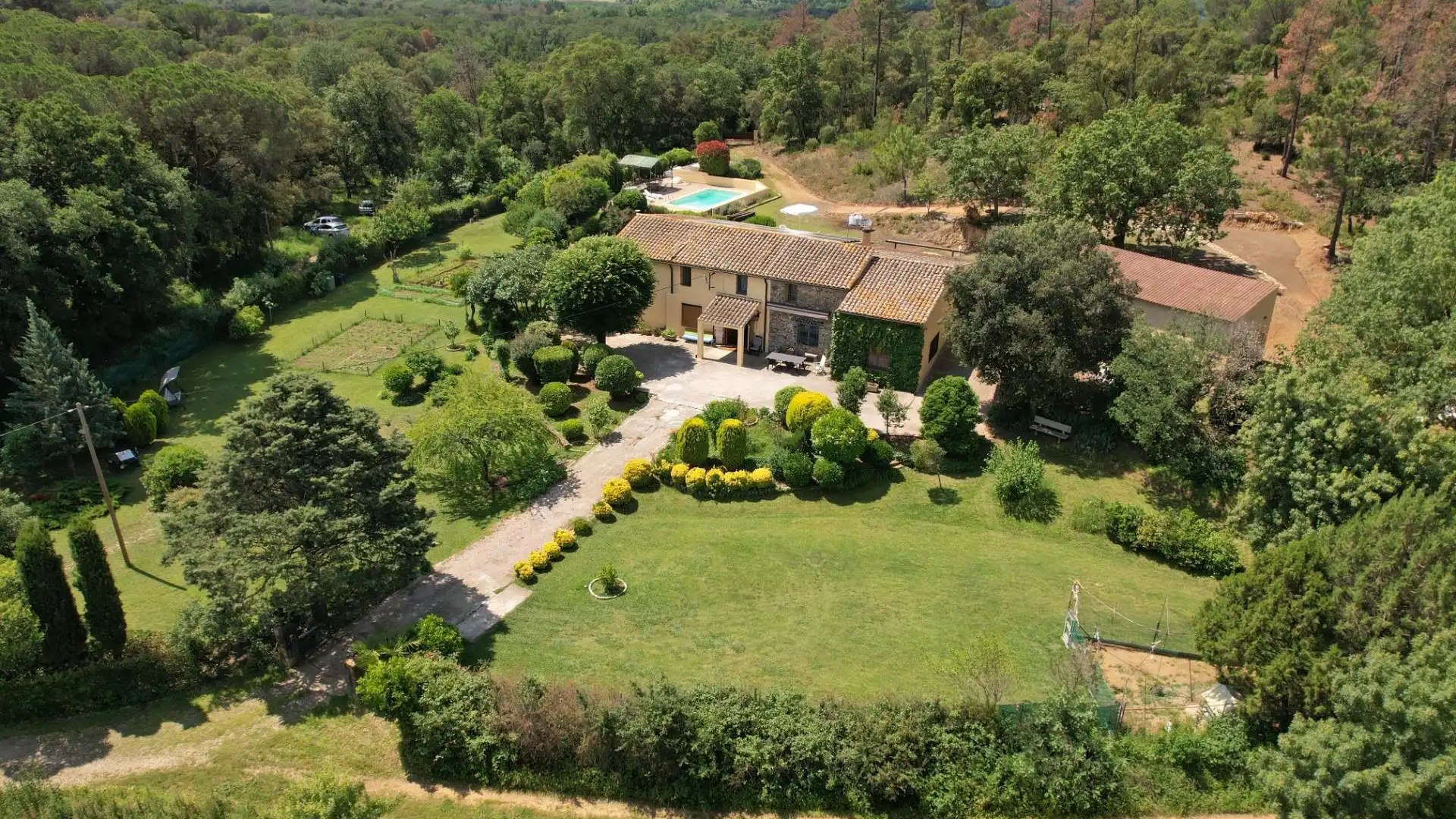 Jardín de Finca rústica en venta en Bescanó con Jardín privado, Trastero y Piscina