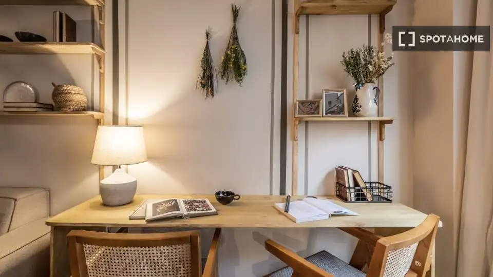 Habitación de Apartamento para compartir en Madrid con Aire acondicionado, Terraza y Amueblado