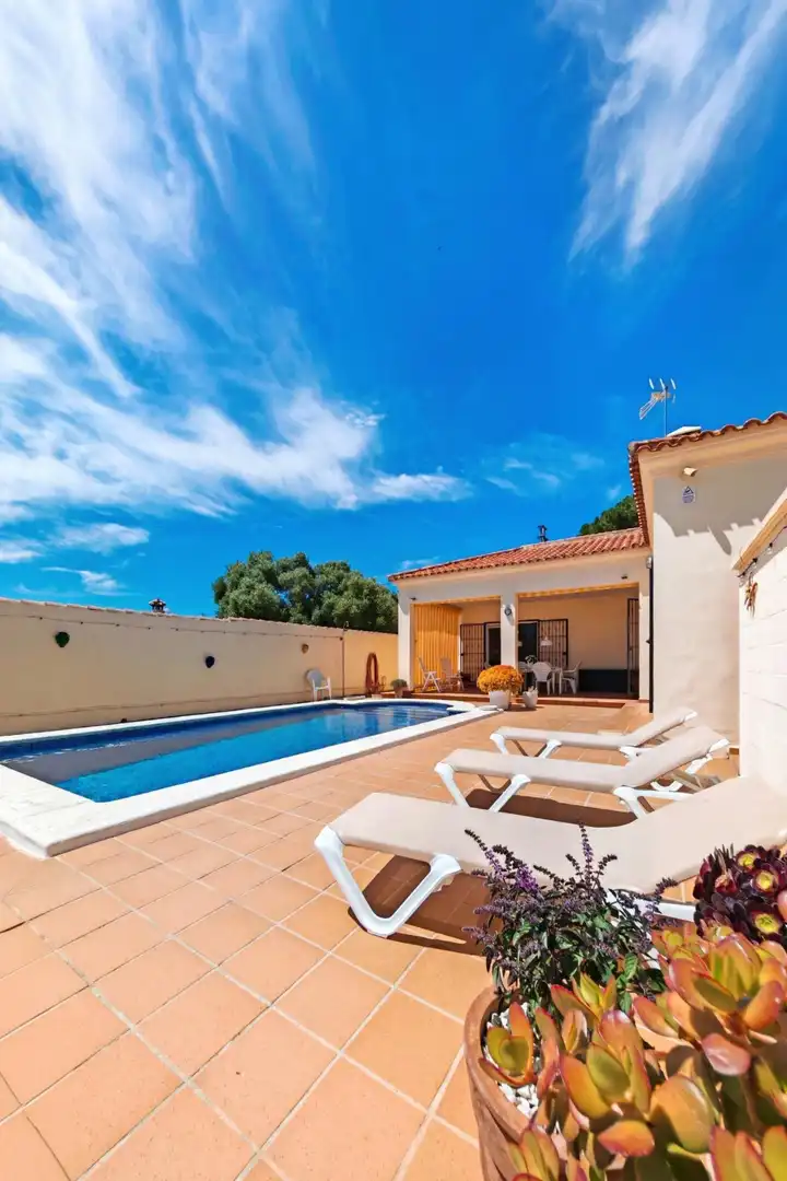 Vista exterior de Casa o chalet en venta en Las Lagunas - Campano