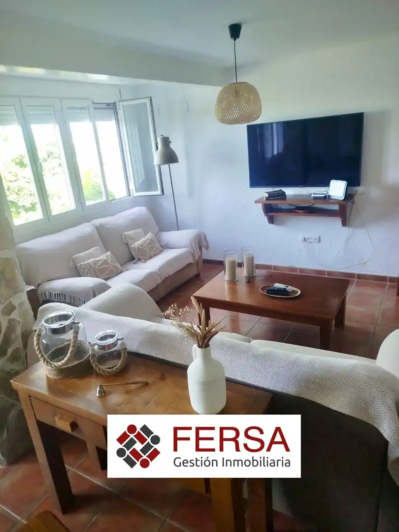 Living room of Flat for rent in El Puerto de Santa María  with Air Conditioner, Heating and Private garden