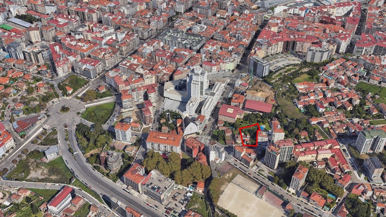 Vista exterior de Terreny industrial en venda en Vigo 