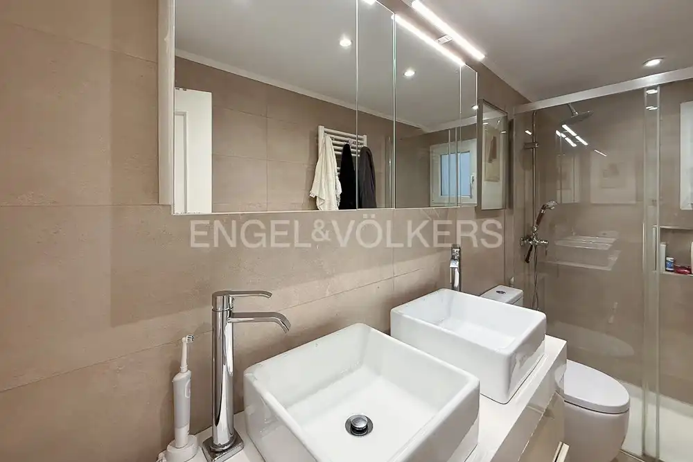Baño de Piso de alquiler en Valencia con Aire acondicionado, Calefacción y Parquet