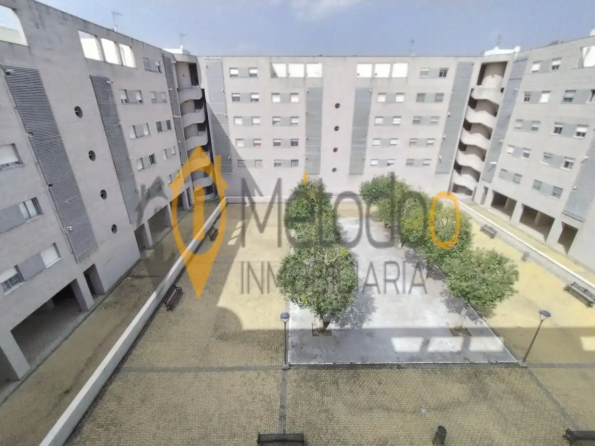 Parking of Flat for sale in Sevilla  with Air Conditioner, Heating and Storage room