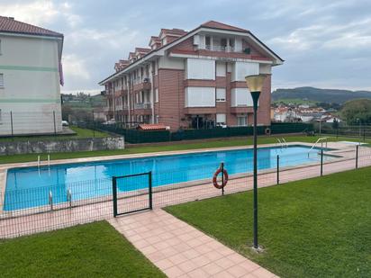 Piscina de Pis en venda en Meruelo amb Calefacció, Terrassa i Moblat