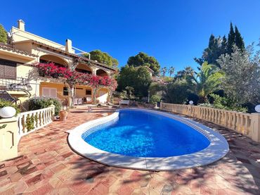 Villa con piscina in vendita a Altea la Vella
