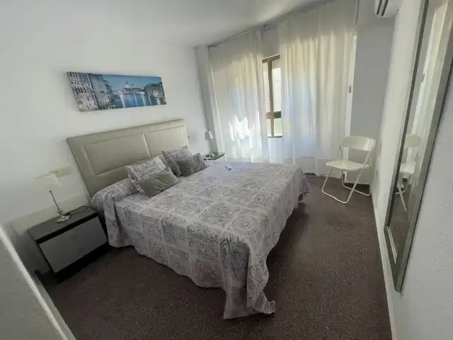 Habitación de Apartamento de alquiler en Alicante / Alacant con Terraza, Amueblado y Piscina comunitaria