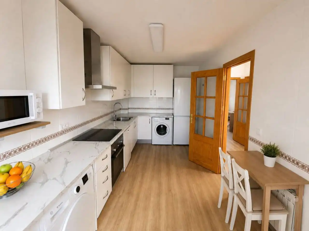 Cuina de Casa adosada en venda en Las Ventas de Retamosa amb Aire condicionat, Jardí privat i Terrassa
