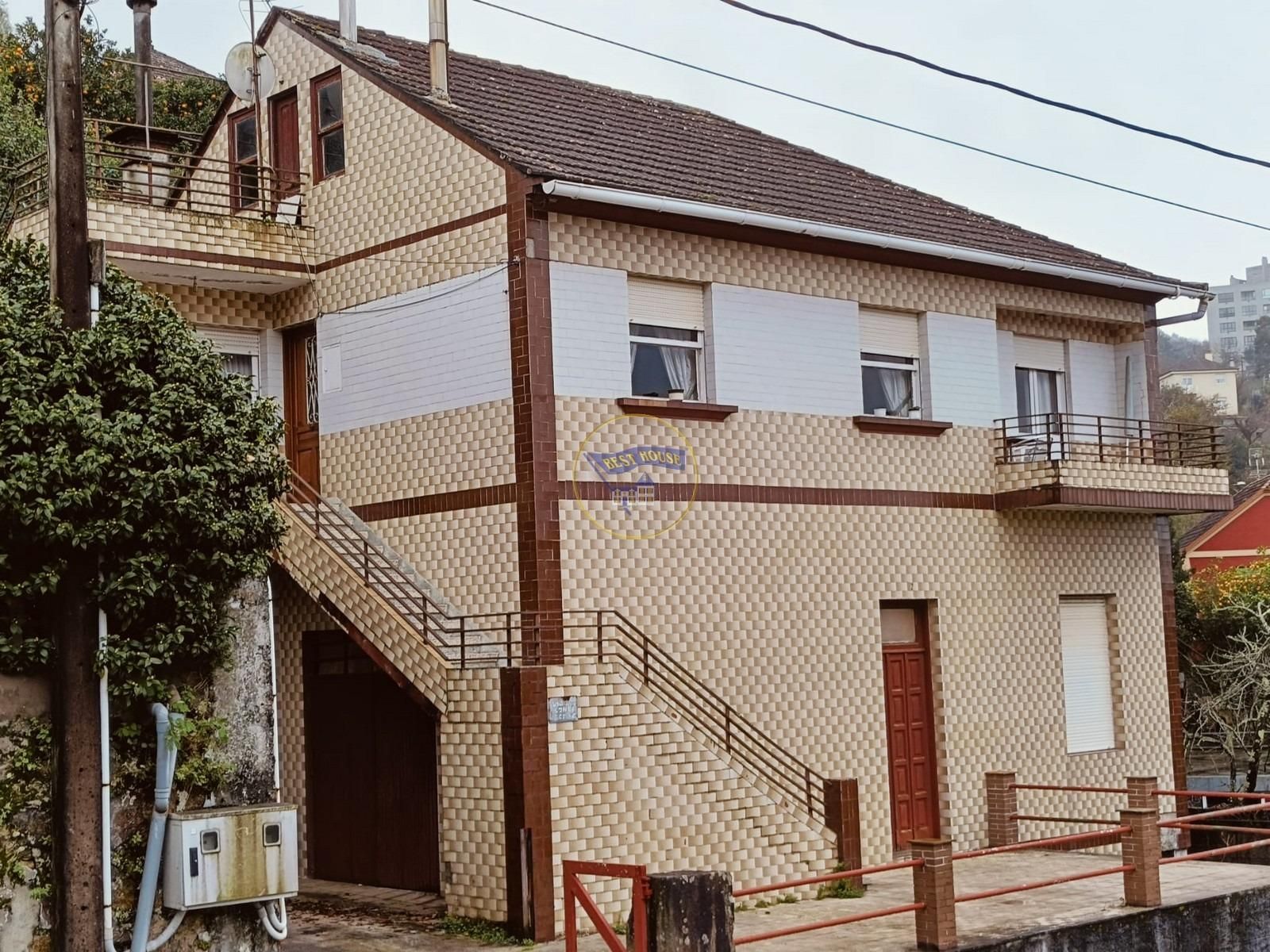 Vista exterior de Casa o xalet en venda en Vigo  amb Calefacció, Jardí privat i Terrassa