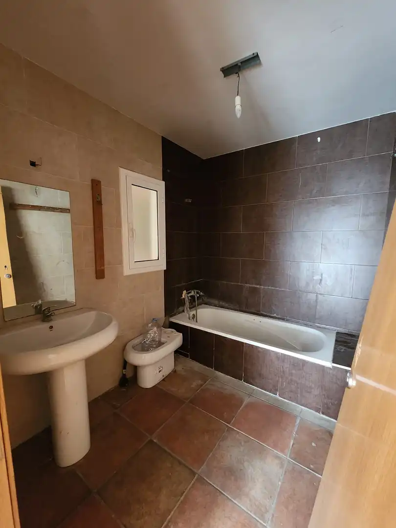Casa adosada en venta en Avinguda dels Païssos Catalans, Vallirana