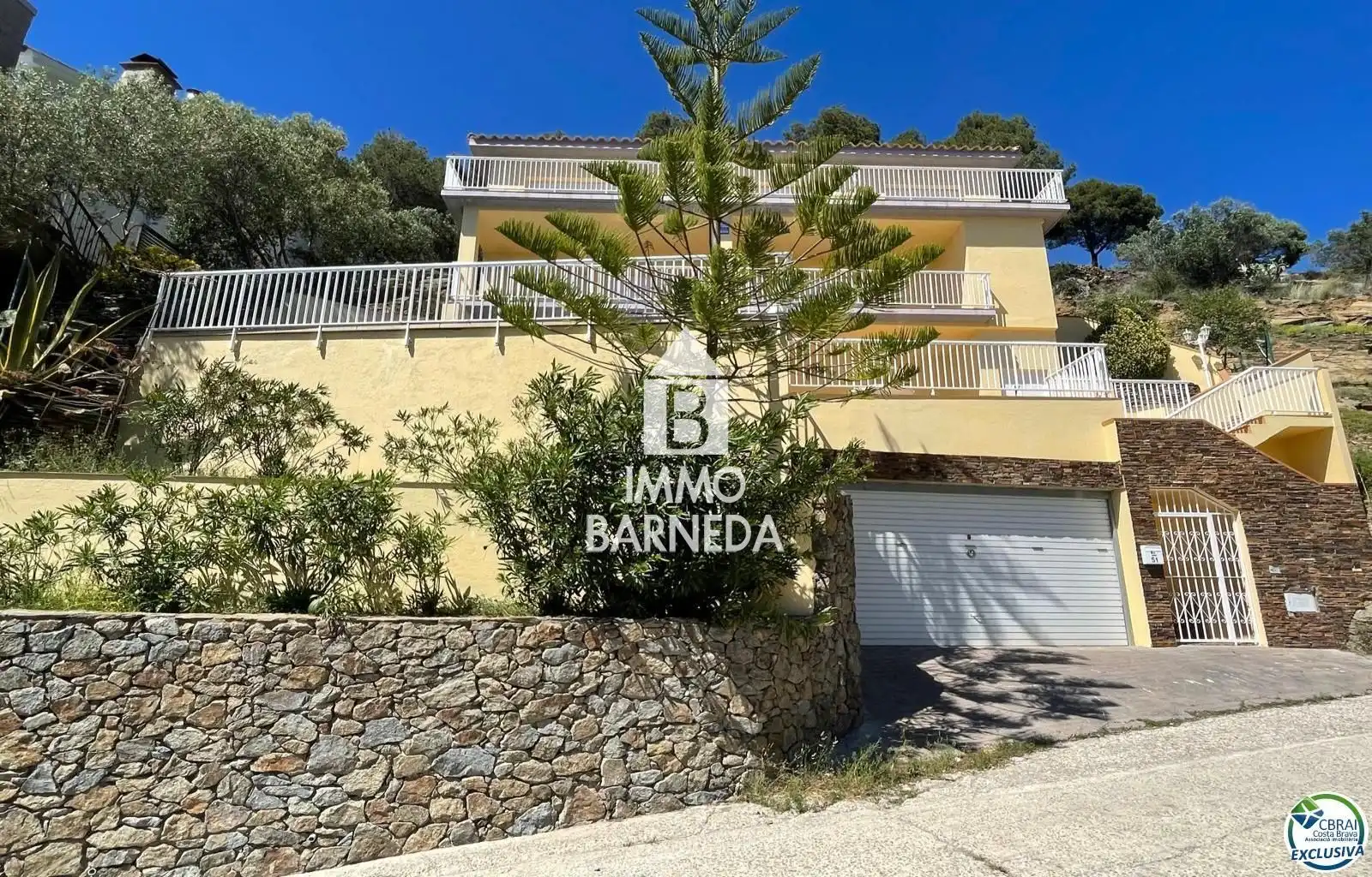 Vista exterior de Casa o xalet en venda en Roses amb Calefacció, Jardí privat i Terrassa