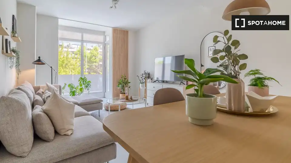 Living room of Flat for rent in Madrid  with Air Conditioner, Heating and Furnished