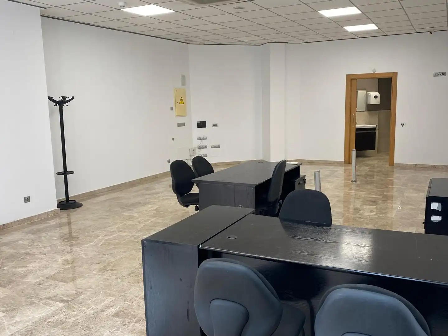 Local de alquiler en Elche / Elx con Aire acondicionado y Amueblado