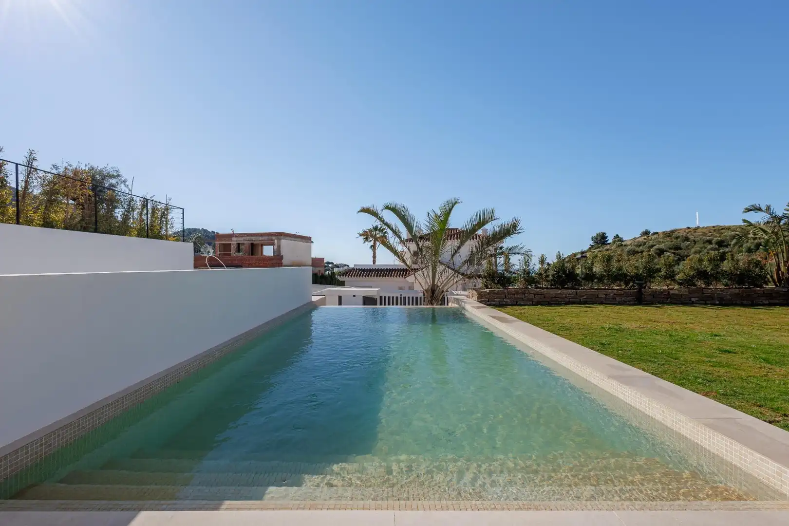 Piscina de Casa o xalet en venda en Mijas amb Aire condicionat, Calefacció i Jardí privat