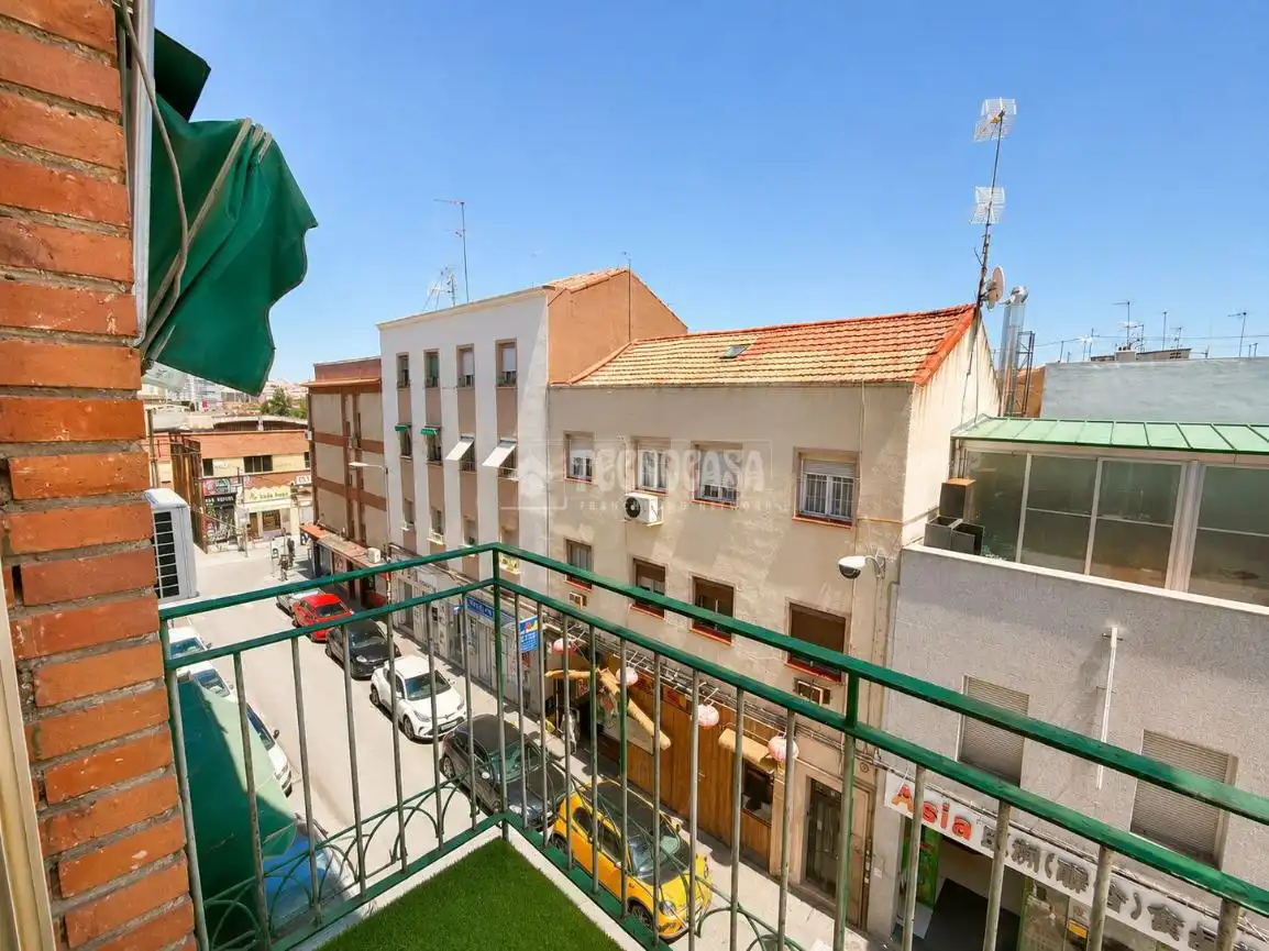 Vista exterior de Piso en venta en Madrid