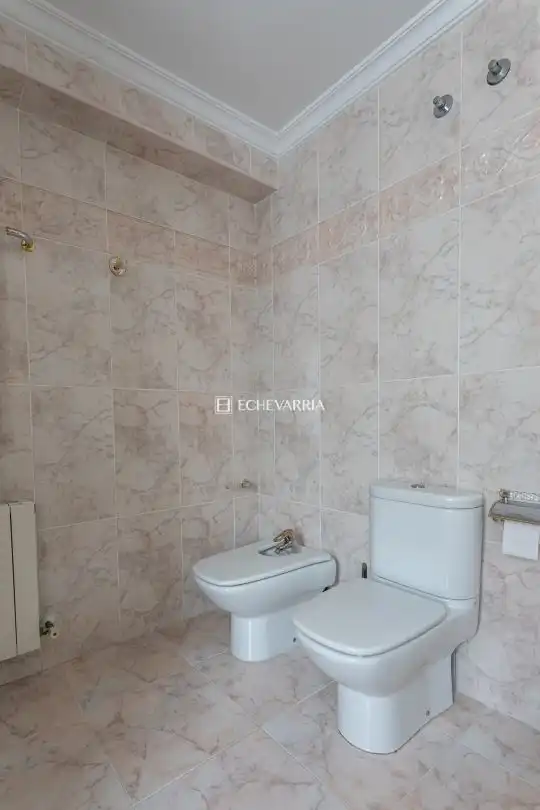 Bathroom of Flat for sale in Getxo   with Heating, Private garden and Terrace