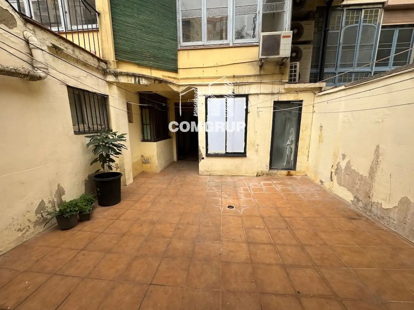 Terrace of Commercial properties for transfer in Barcelona