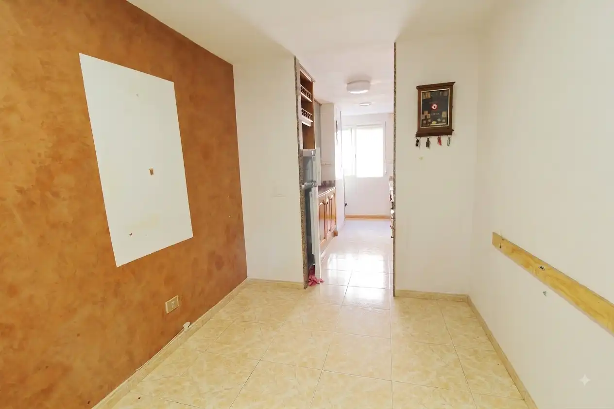 Appartamento con terrazza in vendita a Carrer de la Constitució Espanyola, imagen 7