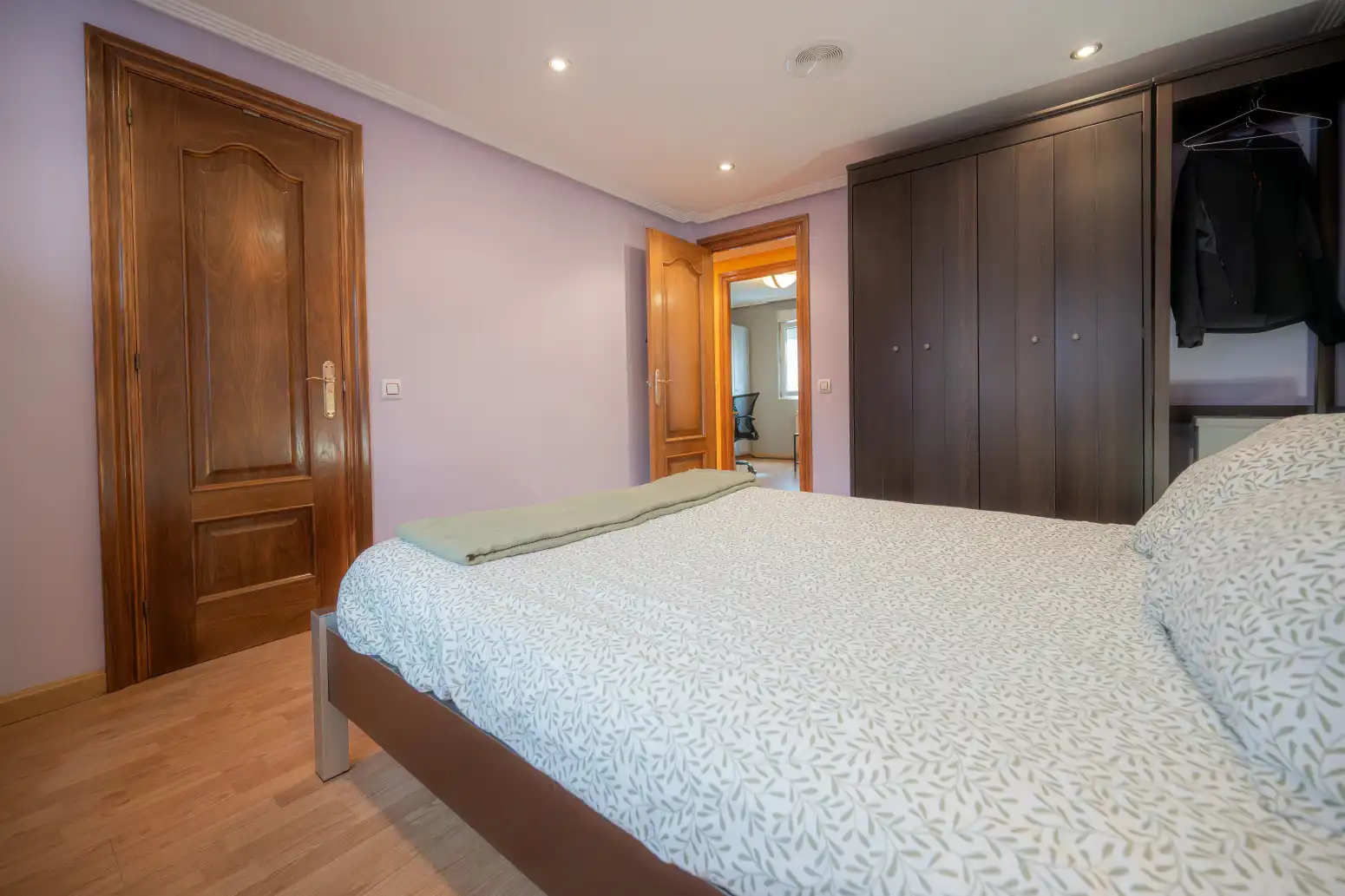 Habitación de Piso en venta en Gijón  con Calefacción, Jardín privado y Amueblado