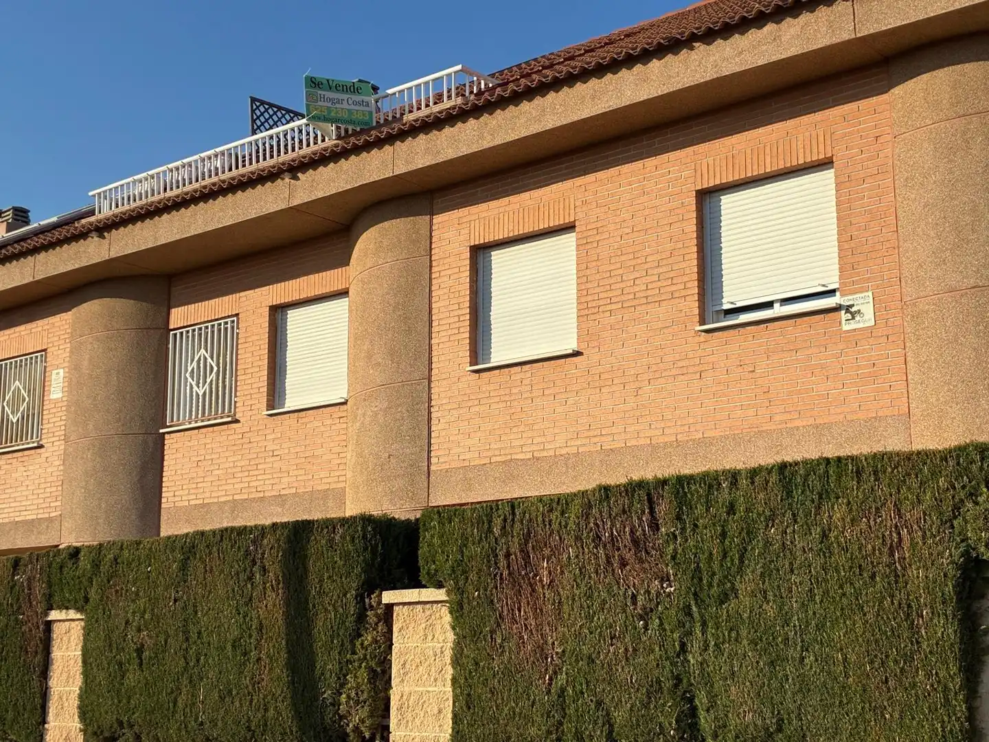 Vista exterior de Casa o xalet en venda en Alicante / Alacant amb Aire condicionat, Terrassa i Piscina comunitària