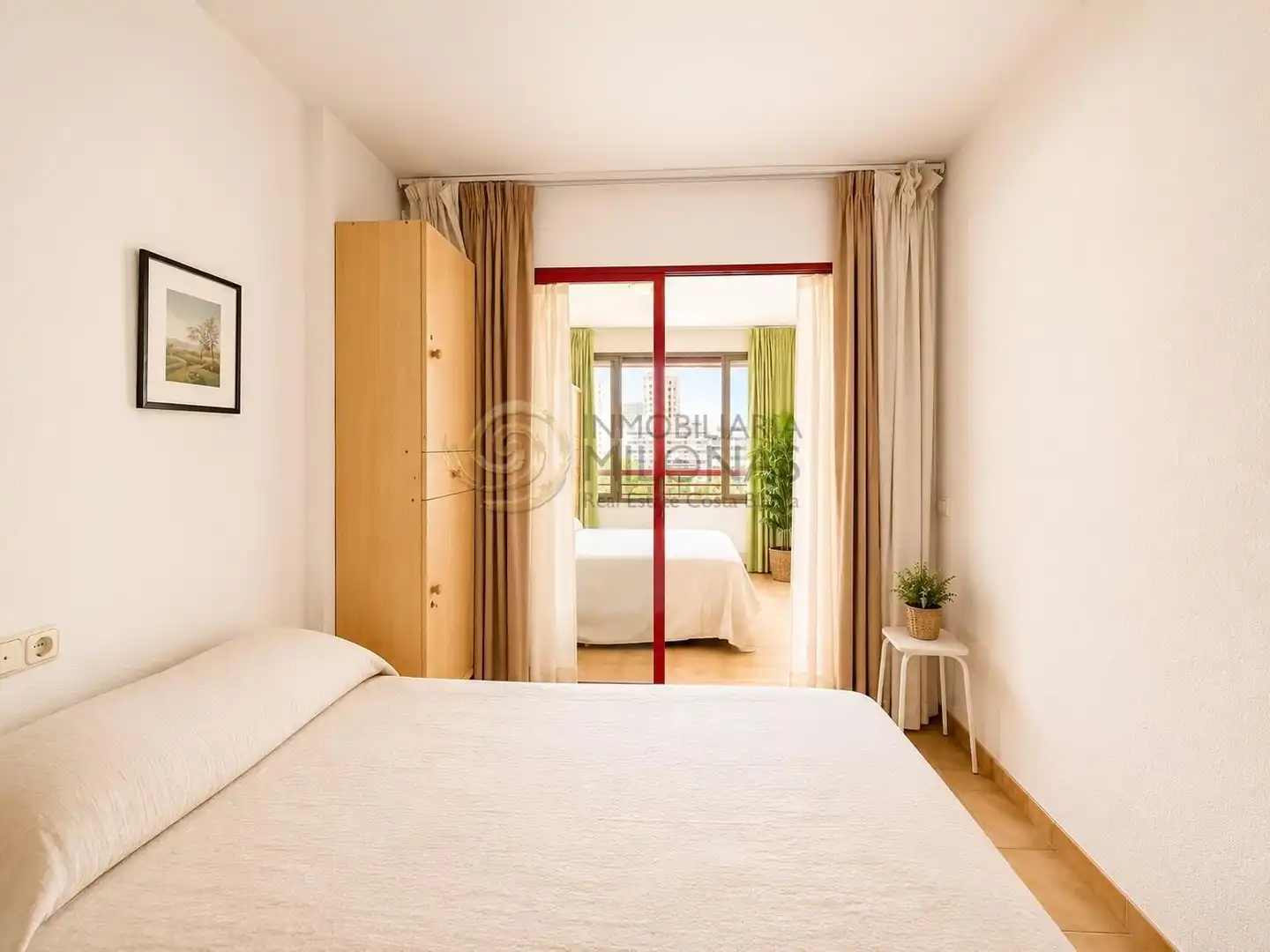 Habitación de Apartamento en venta en Benidorm con Aire acondicionado, Amueblado y Piscina comunitaria