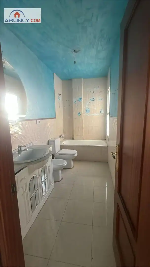 Badezimmer von Wohnung zum Verkauf in Cantillana mit Klimaanlage und Heizung