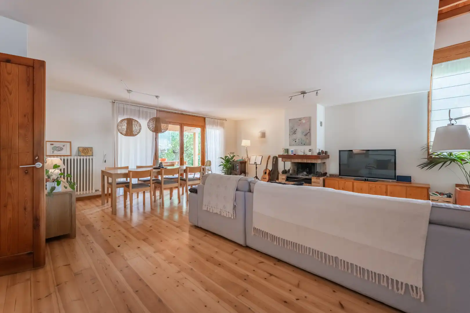 Sala de estar de Casa o chalet en venta en La Garriga con Aire acondicionado, Calefacción y Jardín privado