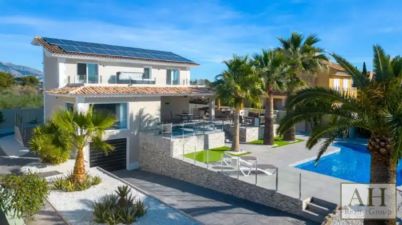 Casa en venta en Pueblo - Urbanizaciones, imagen 2