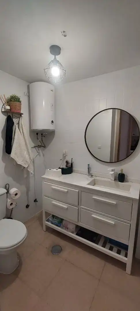 Badezimmer von Wohnung zum Verkauf in Benidorm mit Klimaanlage, Möbliert und Waschmaschine