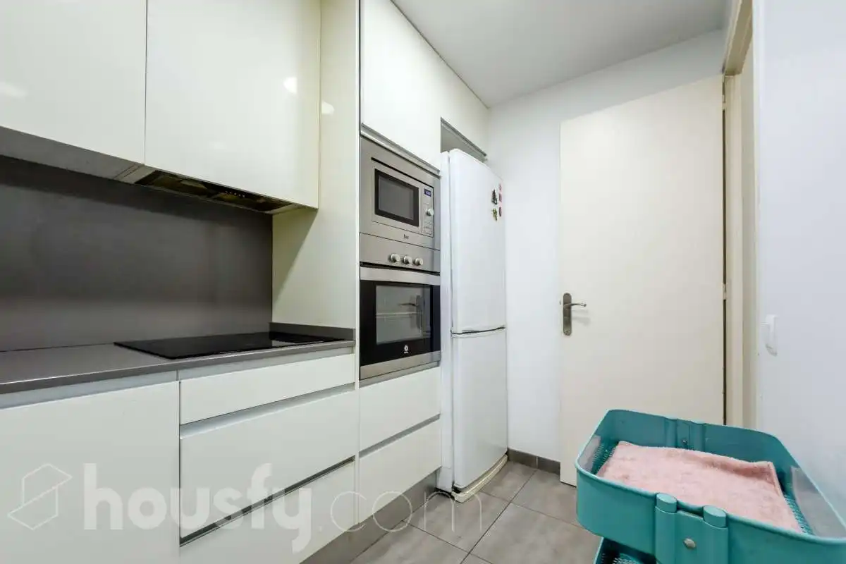 Kitchen of Flat for sale in Barcelona  with Heating, Terrace and Furnished