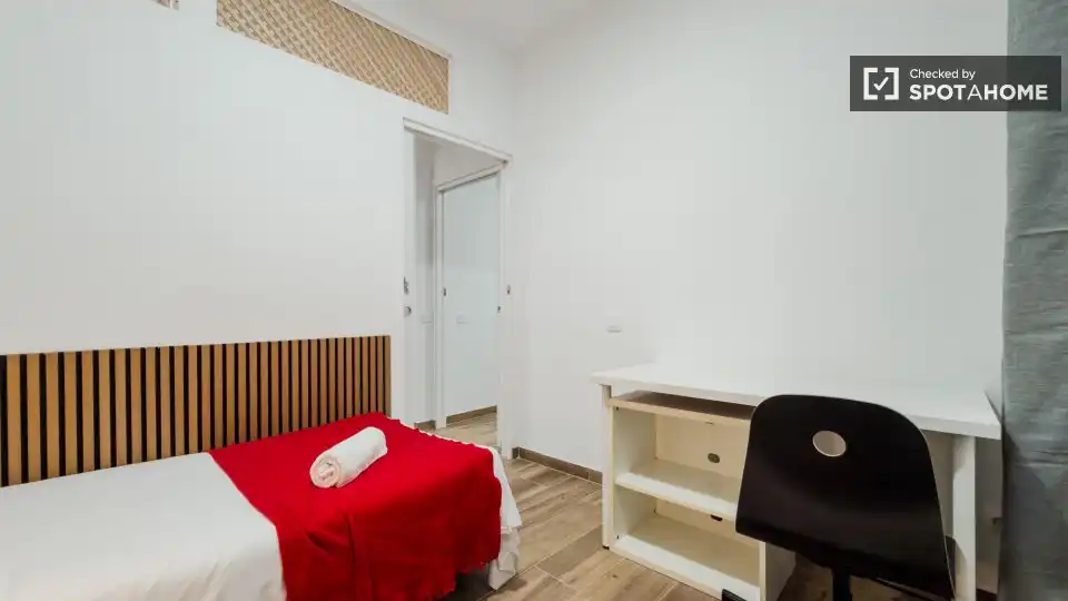 Habitació a Sant Pere, Sta. Caterina i la Ribera