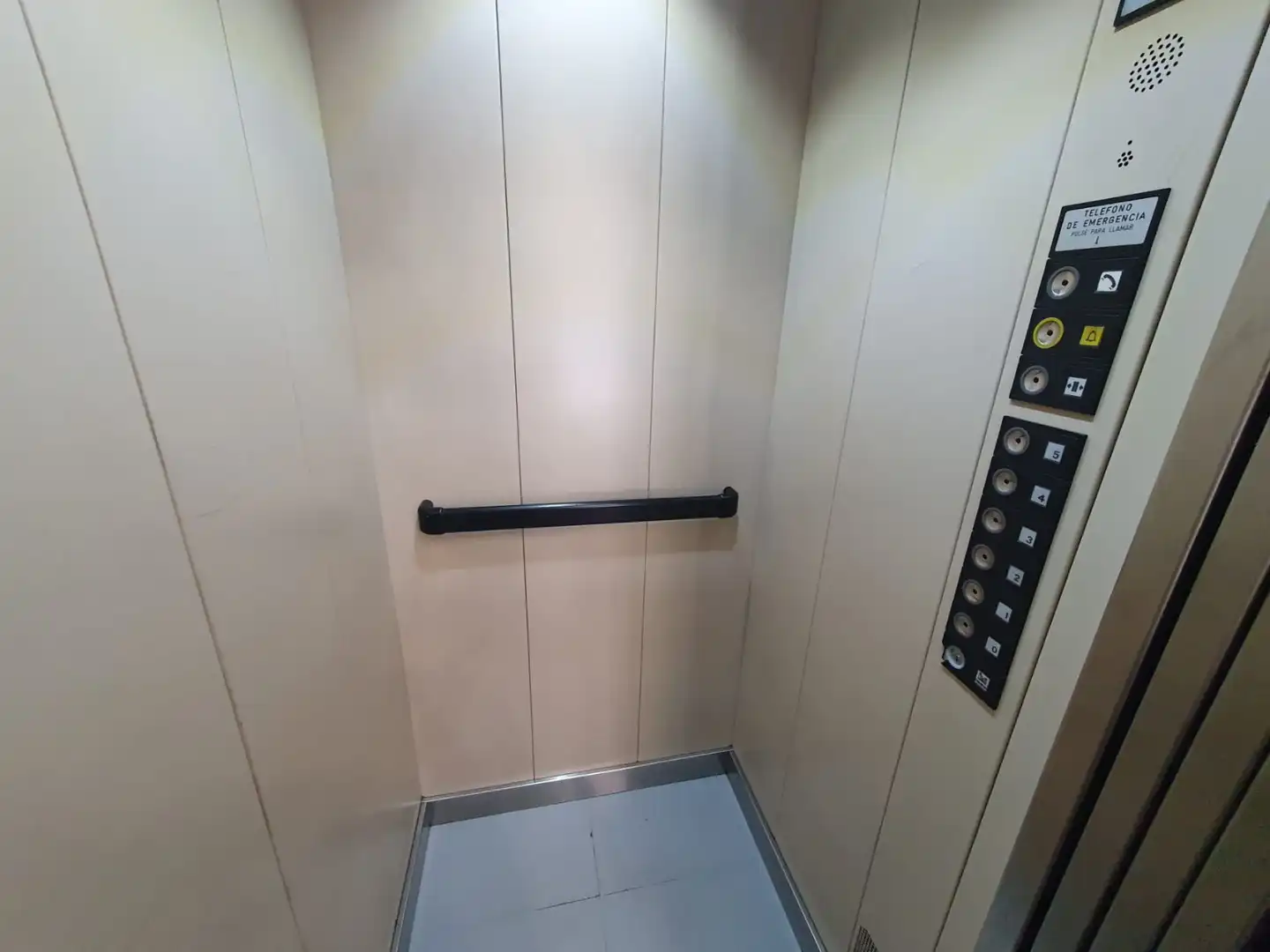 Piso con ascensor en venta en Genaro Oraá, imagen 20