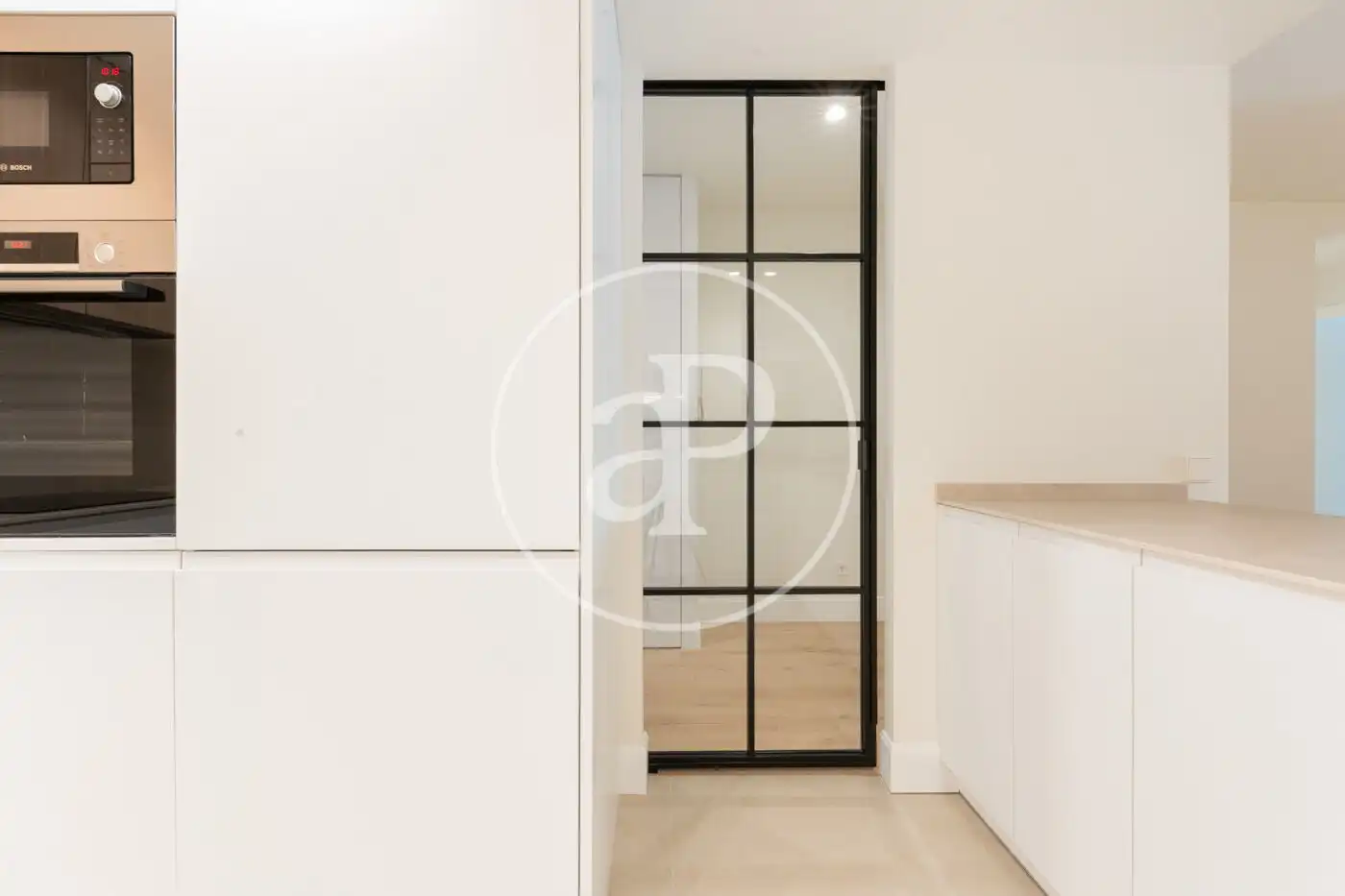 Wohnung zur Miete in Madrid mit Klimaanlage, Heizung und Privatgarten