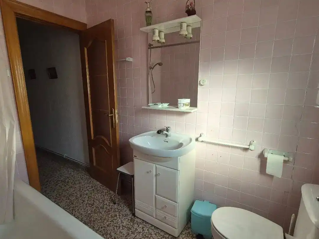 Bany de Pis en venda en Utiel amb Balcó
