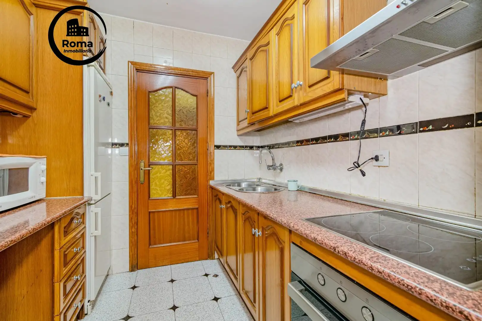 Kitchen of Flat for sale in Granada  with Air Conditioner, Terrace and Storage room