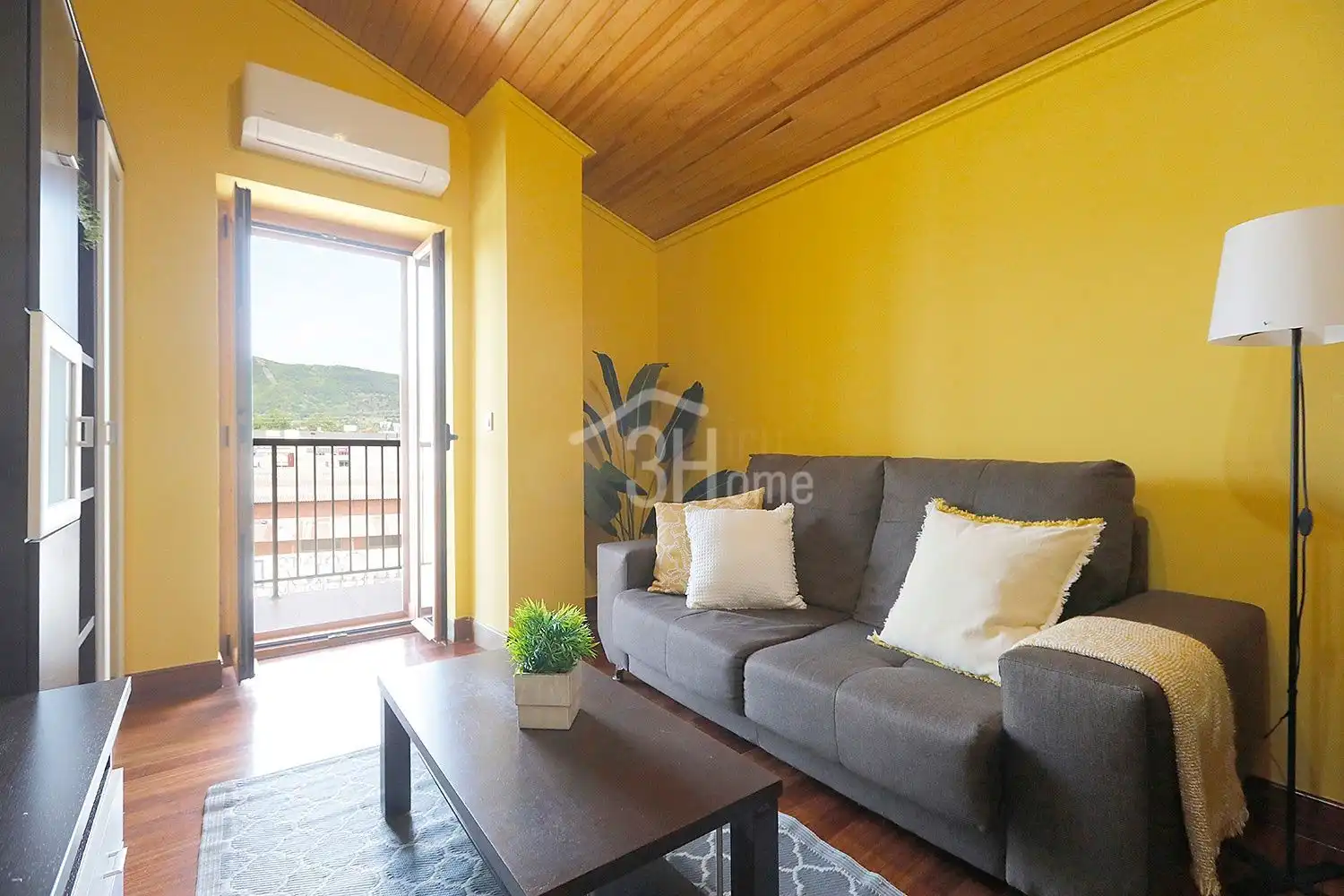 Living room of Flat for sale in Irun   with Air Conditioner, Heating and Terrace