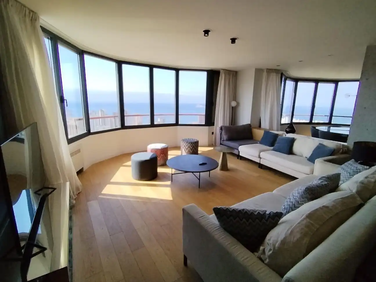 Sala d'estar de Pis en venda en Benidorm amb Aire condicionat, Moblat i Piscina comunitària